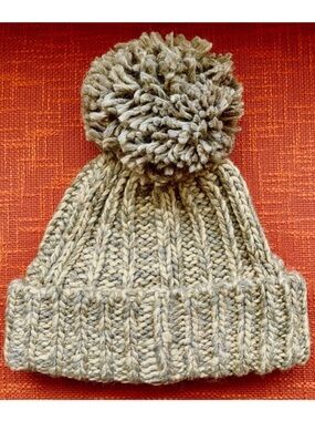 Portolano Women’s Wool Blend Chunky Cable Knit Pom Pom Beanie Hat NWT